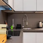 Cozy Retreat With Laundry & Smart Tv Milano