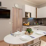 Cozy Retreat With Laundry & Smart Tv Daire Milano