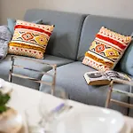 Cozy Retreat With Laundry & Smart Tv Daire