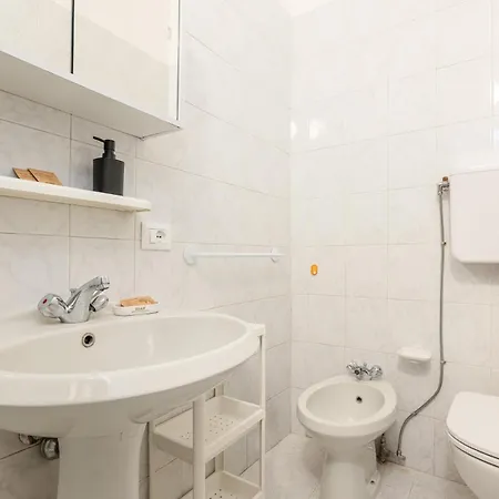 Cozy Retreat With Laundry & Smart Tv * Milán