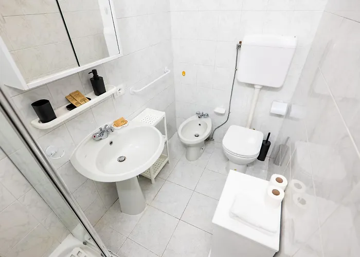 Cozy Retreat With Laundry & Smart Tv Daire